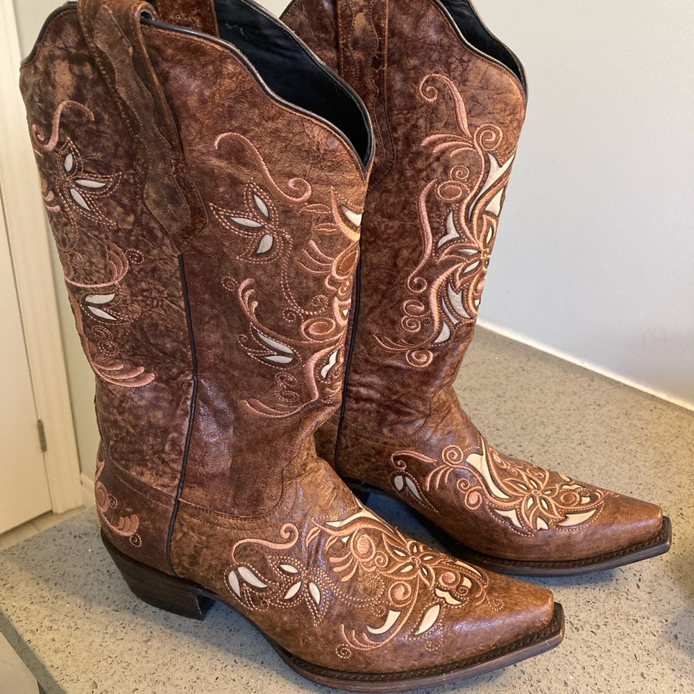 Brown Embroidered Western Boots